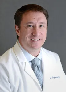 Robert L. Figueroa, MD